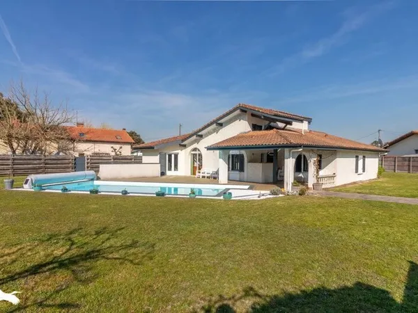 Villa de 6 pièces principales