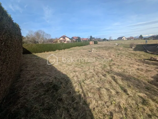 Terrain 930 m²