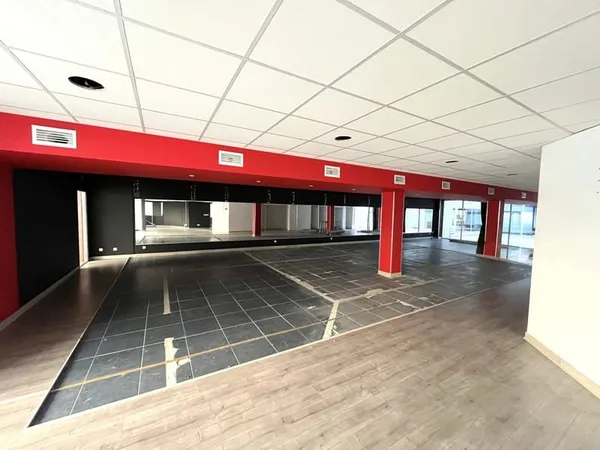 Hyères - Local commercial - 430m2