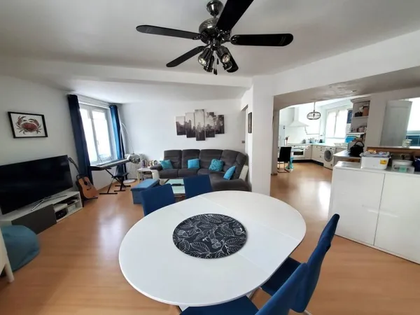 Appt de type F4 90m² 3 chambres, box de rangement les docks