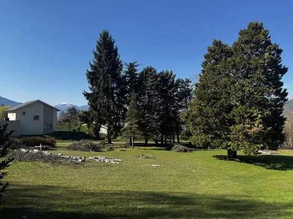 Terrain 1300 m²