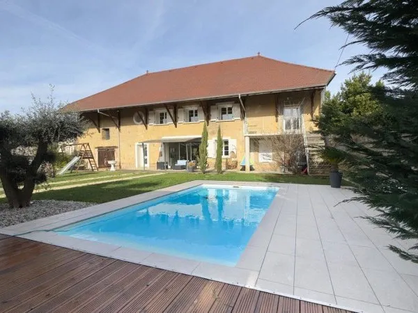 Maison 6 pièces 280 m²