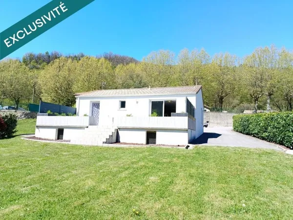 A SAISIR sur la commune de Thueyts maison de plain pied avec garage
