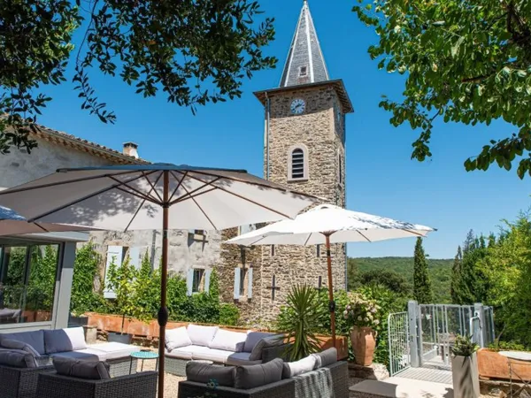 ANCIEN PRESBYTERE ENTIEREMENT RENOVE EN LANGUEDOC