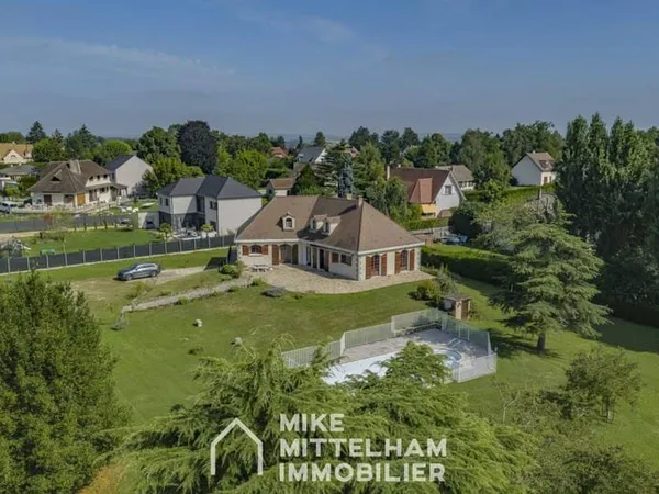 Maison 9 pièces 270 m²