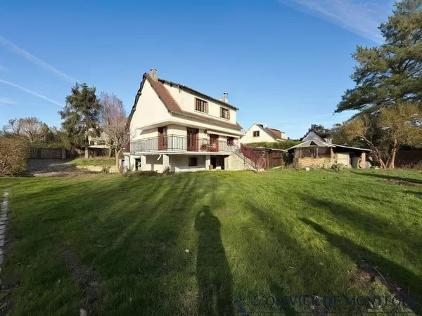 Maison individuelle de 6 pièce(s) de 133 m²