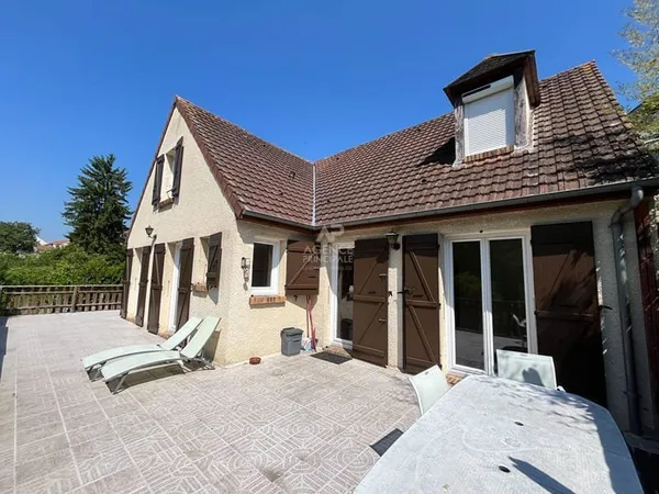 Maison 6 pièces 242 m²