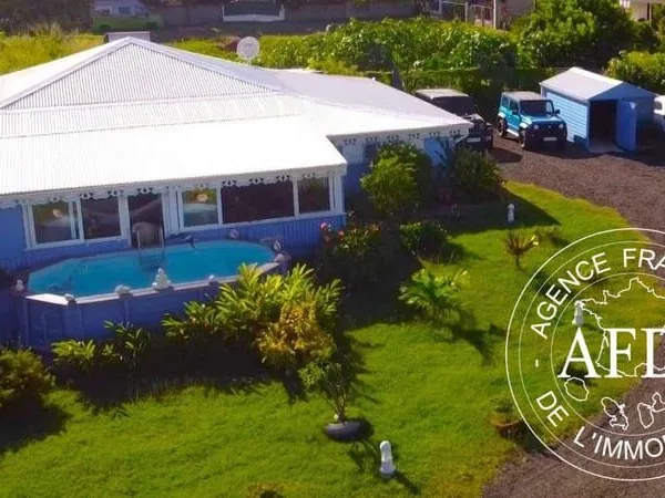 EMPLACEMENT D'EXCEPTION VILLA AVEC BUNGALOW LES PIEDS DANS L'EAU