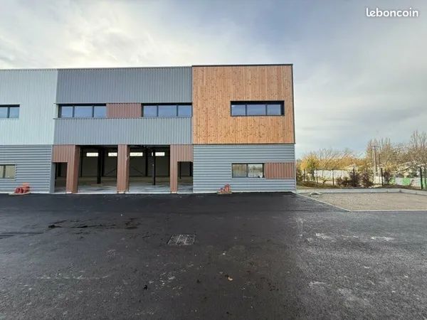 LOCAL D'ACTIVITE 425 m² VIARMES
