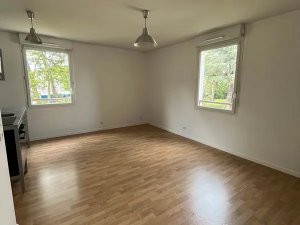Studio - 31.5m² - DAMMARIE LES LYS - Résidence récente - Calme
