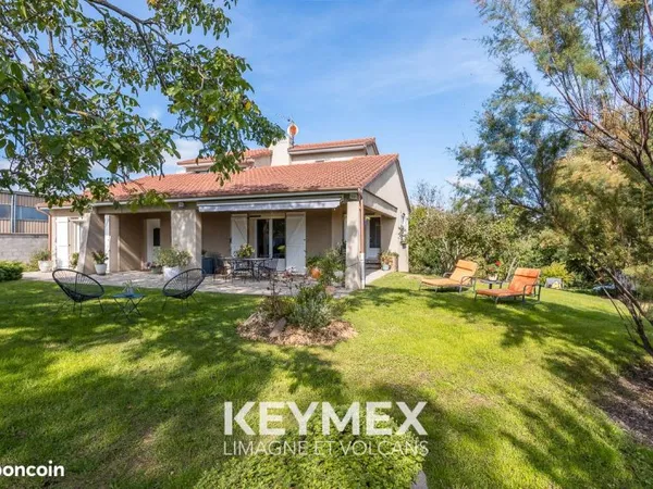 Maison 8 pièces 210 m²