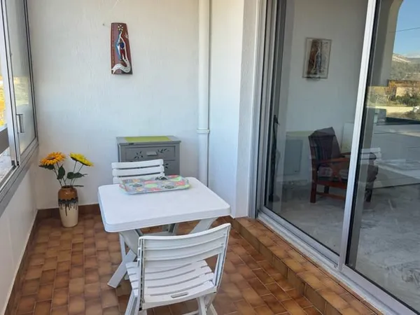 Aubagne Centre Grand T3 Traversant, Vue Dégagée et Prestat