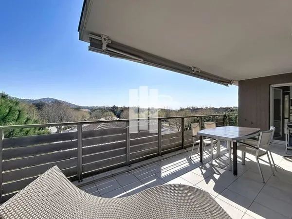 Appartement trois pièces Agay avec solarium