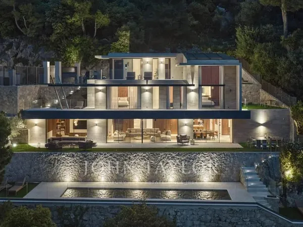 Superbe villa avec vue panoramique et service 5*