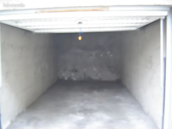 Garage 15 m2 en sous sol