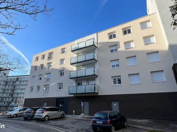 Studio 1 pièce 14 m²