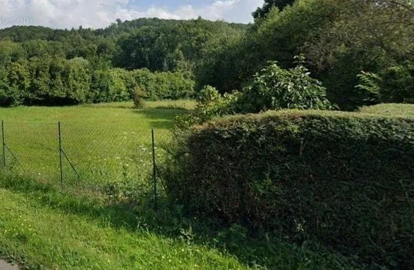 Terrain à bâtir de 2500 m² à REBAIS (77)