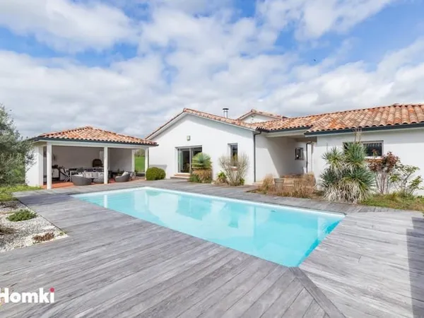 Maison/Villa T5 de 206m² avec piscine à Pechbonnieu 31140