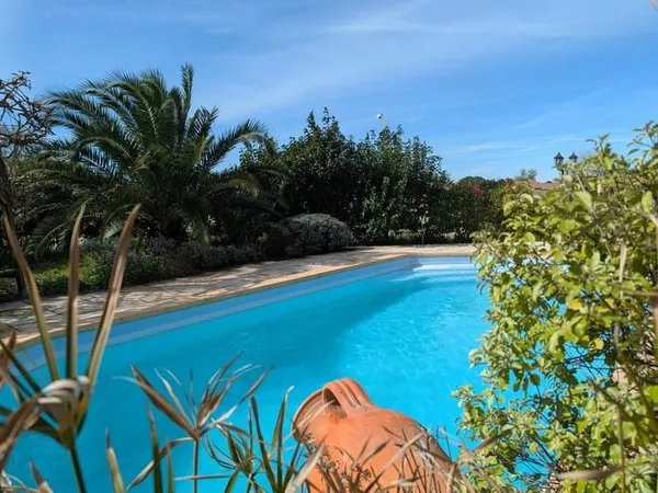 ARAMON maison 5 chambres, sur parcelle d'environ 1600m²
