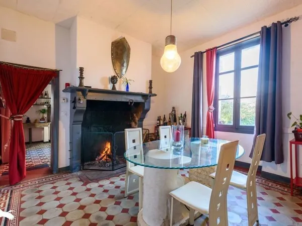 Villa de 9 pièces principales