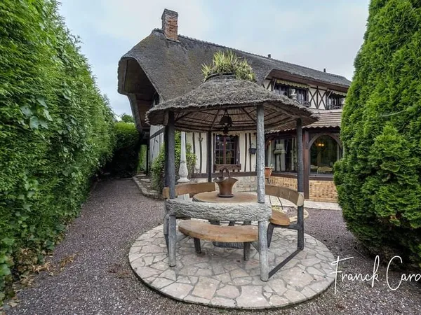 Authentique chaumière de 170 m² au charme normand, idéale pou
