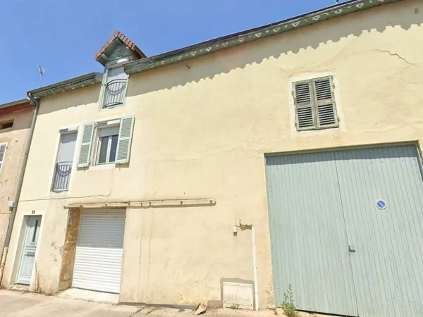Maison de village avec logement de 90 m2hab.