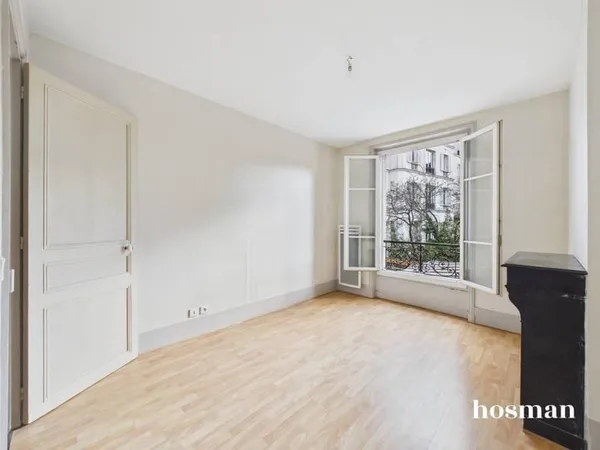 Appartement 2 pièces traversant de 44 m² - Métros Michel Bizot et Bel Air