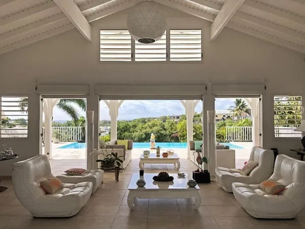 Maison à vendre 7 pièces SAINTE ANNE (971)