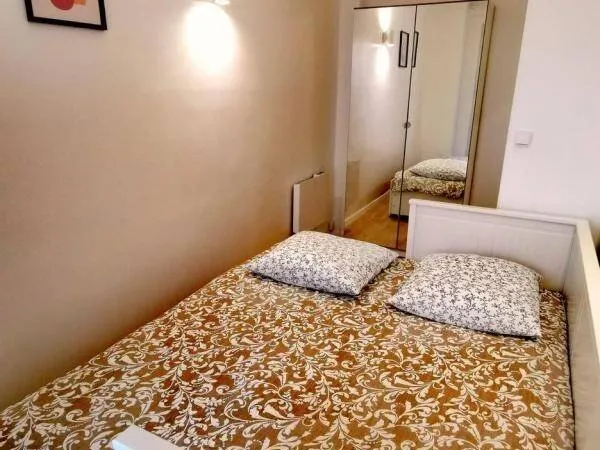 Studio 1 pièce 82 m²