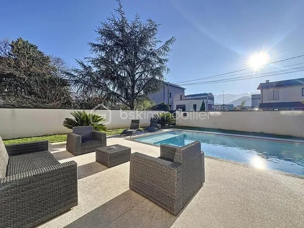 MAISON de 180 m2 sur 530m2 de terrain