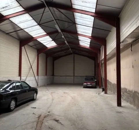 Location emplacements de parking en entrepôt sécurisé
