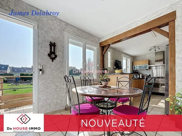 LONGUEAU 80330. Maison Familiale de 6 Pièces avec jardin . sous sol.