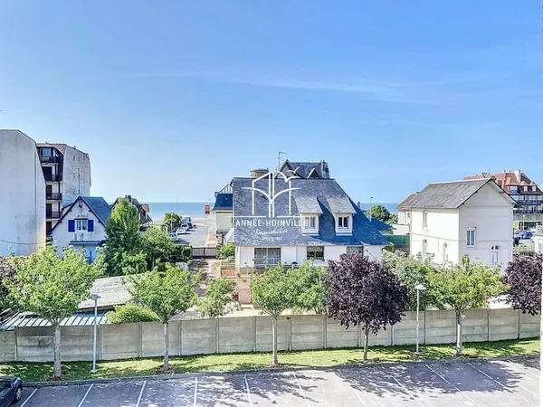 4/5 PIECES - CENTRE DE BLONVILLE SUR MER