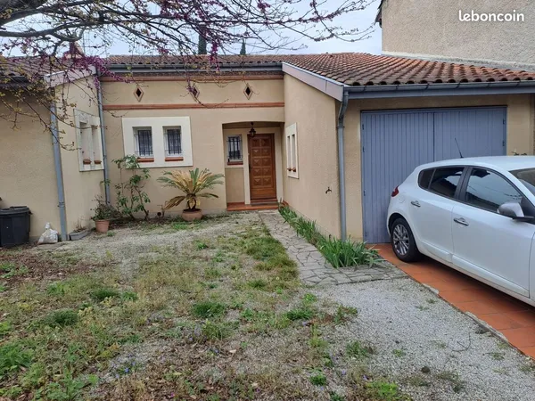 MAISON A LOUER de plain-pied T3 de 100m2 avec jardin clos et arboré à REVEL 31250