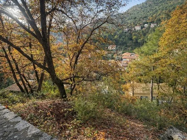 Terrain à bâtir 2 villas, permis accepté Tourrette Levens 1600 m2