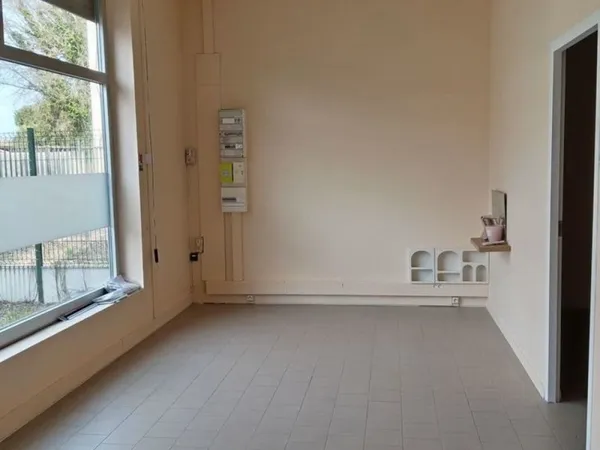 Local commercial bureaux 177 m²