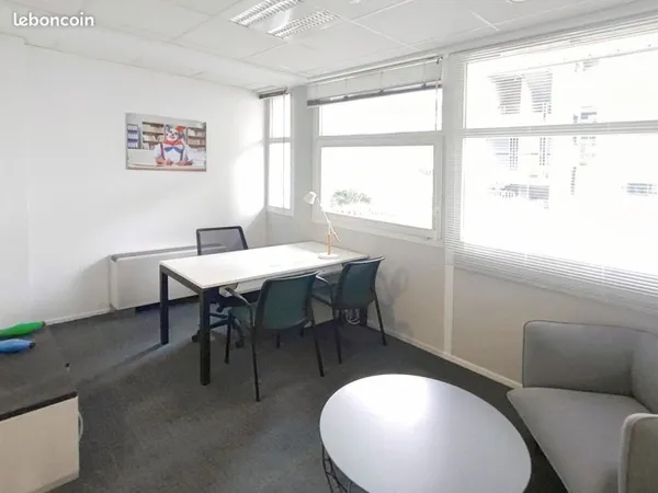 Bureau privé à louer pour 2 personnes à MASSY, Stop & Work Massy