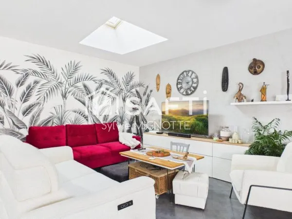 Maison de plain pied avec piscine