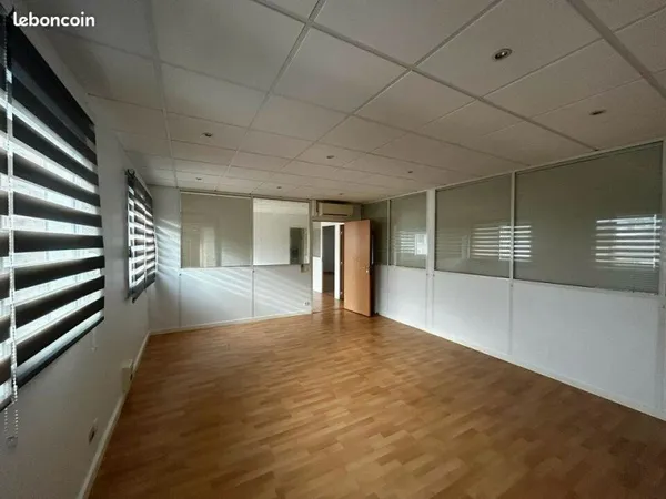 BUREAUX 283 m² LISSES