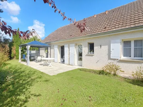 Maison à vendre à Crissey - 5 pièces, 3 chambres, jardin, garage, combles aménageables.
