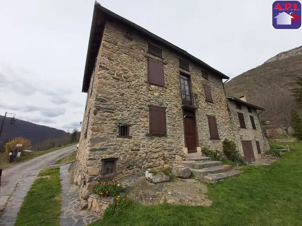 Maison Location Vèbre 6p 145m² 940€