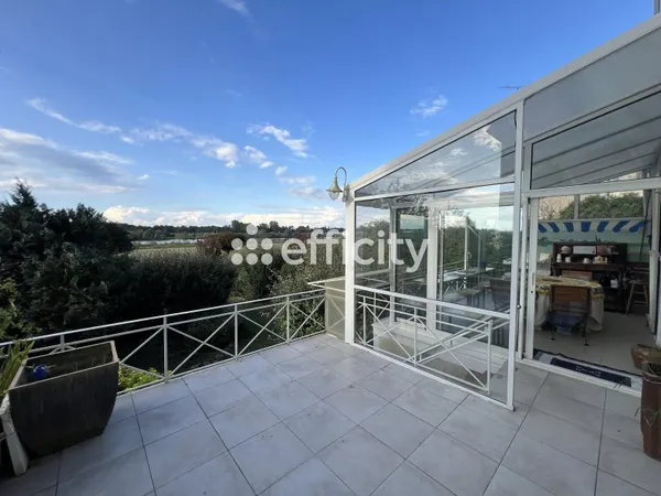 Maison 10 pièces 213 m²
