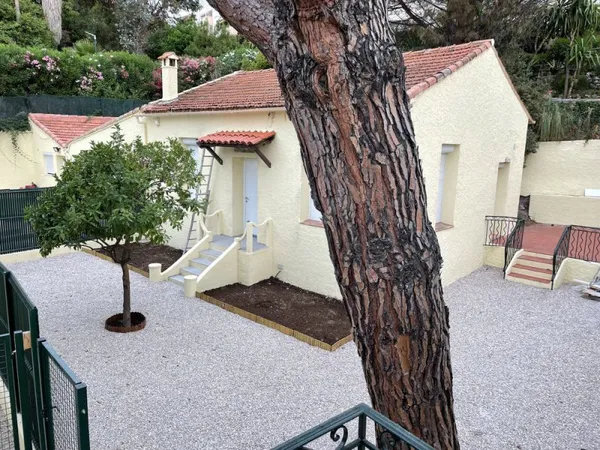 CANNES PROCHE PLAGE VILLA T5 SUD DE 135M2 TERRAIN 500M2