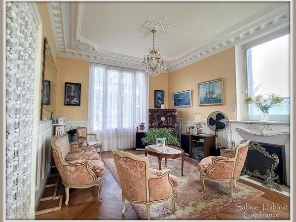 Dpt Sarthe (72), à vendre AUBIGNE RACAN maison 7 pièces 196 m2 - Studio
