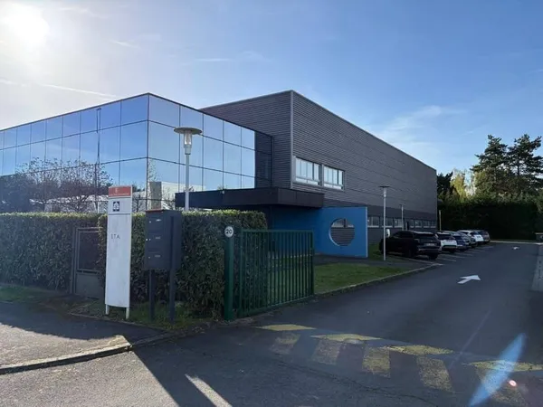 Local d'activité 1470 m²