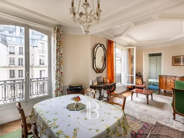 Paris 16 - La Muette - Etage élevé - Traversant - 1 chambre