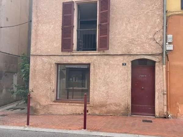 À louer - Local commercial 25 m² - Salernes centre