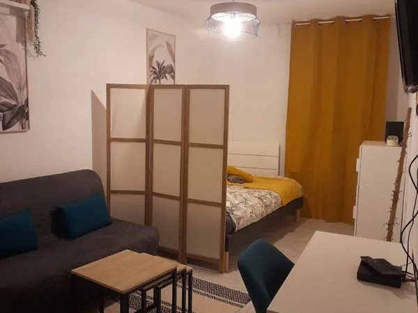 Studio meublé - 25 m² - Parking sécurisé - 7 rue Parmentier