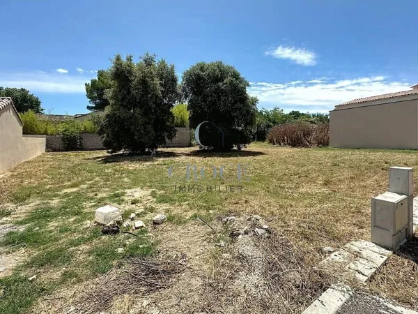 Terrain 840 m²