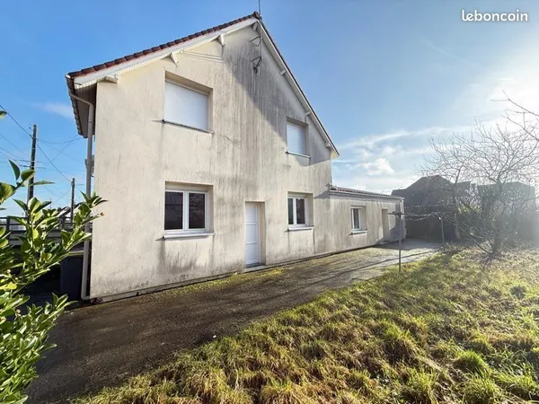Maison semi mitoyenne avec jardin et garage